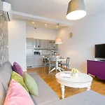 Krupnicza Modern Old Town - By Upstairs Cracovia