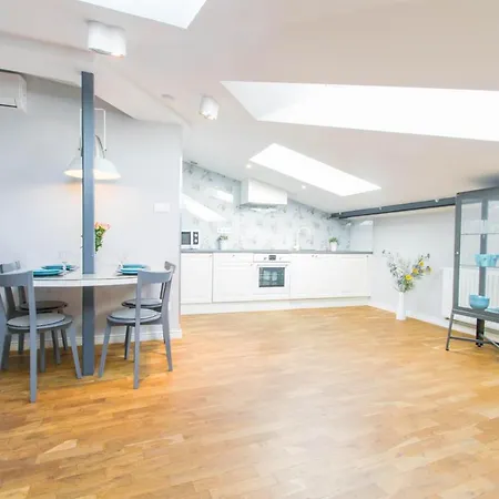 Krupnicza Modern Old Town - By Upstairs Apartamento *