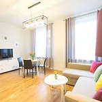 Krupnicza Modern Old Town - By Upstairs Апартаменты Краков