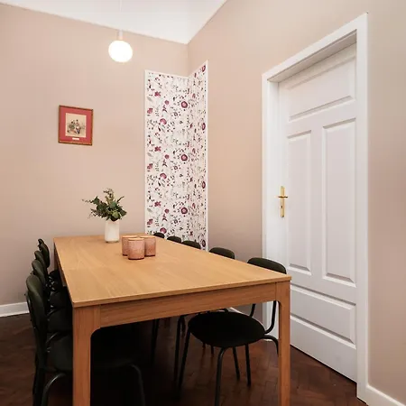 Krupnicza Modern Old Town - By Upstairs Apartamento Cracovia