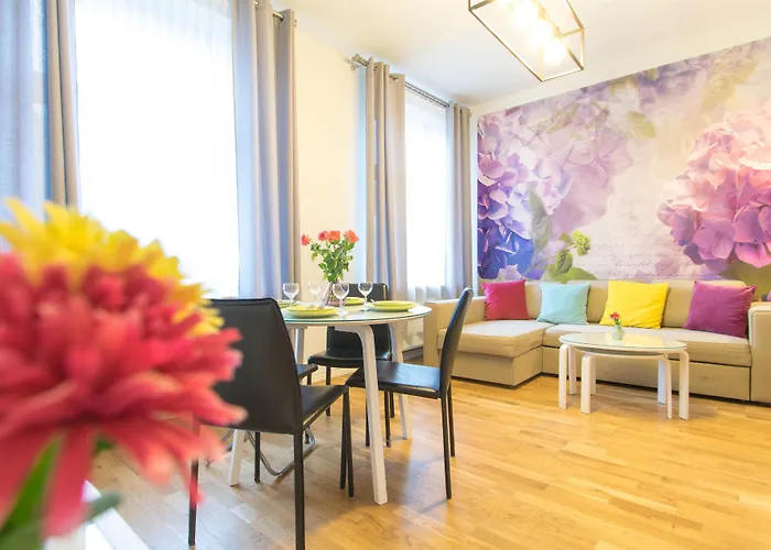 Krupnicza Modern Old Town - By Upstairs Kraków