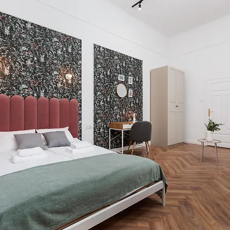 Apartamento Krupnicza Modern Old Town - By Upstairs Cracóvia